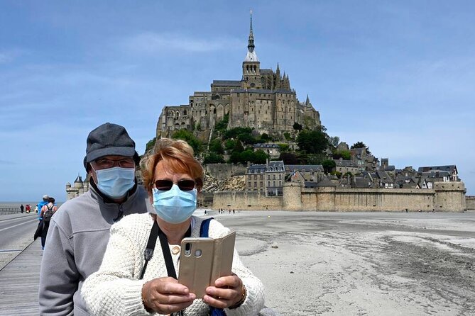 2-Hour Guided Walking tour of the Mont Saint Michel - The bilingual issue deserves attention