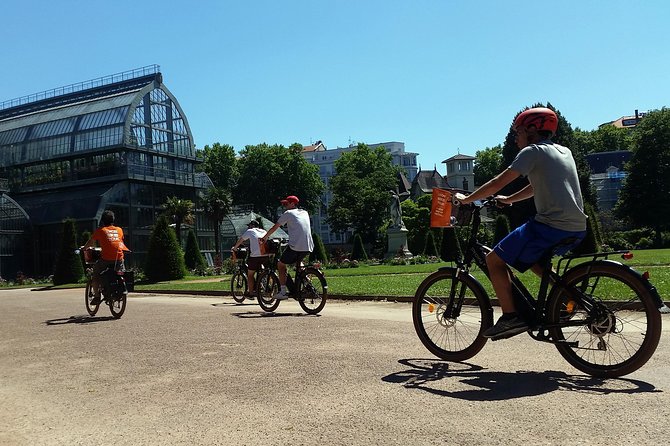 2h - Electric Bike Tour of Lyon with a Local Guide - The Rhône riverbanks and the Croix-Rousse tunnel