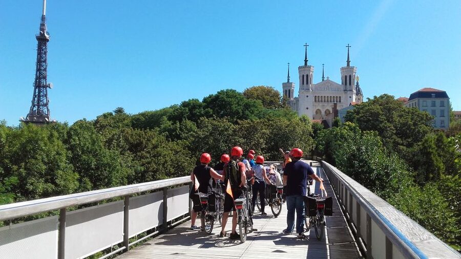 4h Complete Lyon Experience - E-Bike, Tasting & Walk - Two hours by e-bike: Lyon at a useful pace