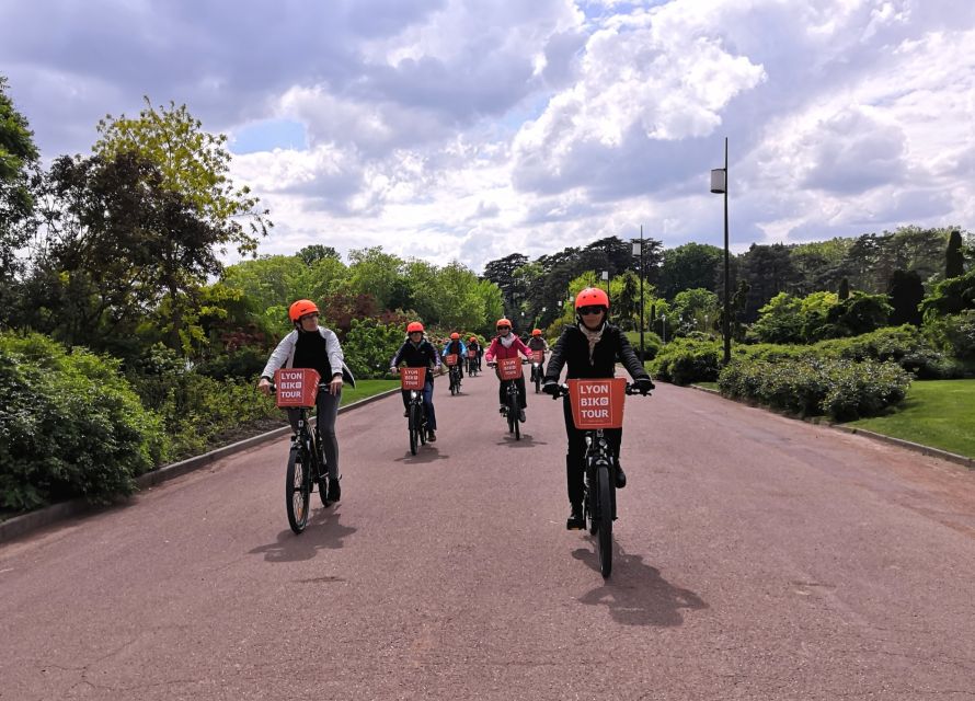 4h Complete Lyon Experience - E-Bike, Tasting & Walk - Meeting the guide beside the Saône