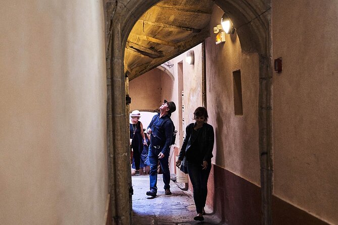 Afternoon Old Town Food tour - Four tasting stops, with a menu that changes by day