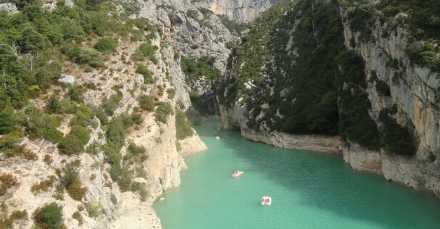 Aix-en-Provence: Verdon & Moustiers-Sainte-Marie Full-day - Leaving Aix for the Valensole Plateau