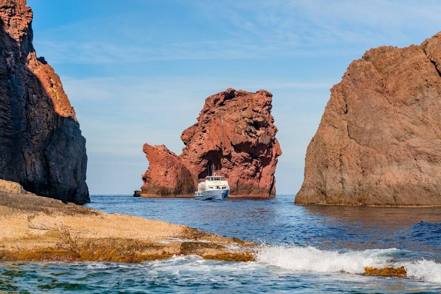 Ajaccio/Porticcio: Scandola Nature Reserve Guided Boat Tour - Two hours to slow down in Girolata