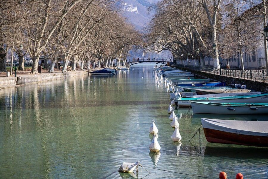 Annecy: Private Guided Tour - Discover "Venice of the Alps" - Starting at Annecy Town Hall
