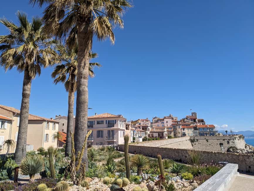 Antibes: 2 hour walking tour in the old town - From Gravette Beach to Nomade