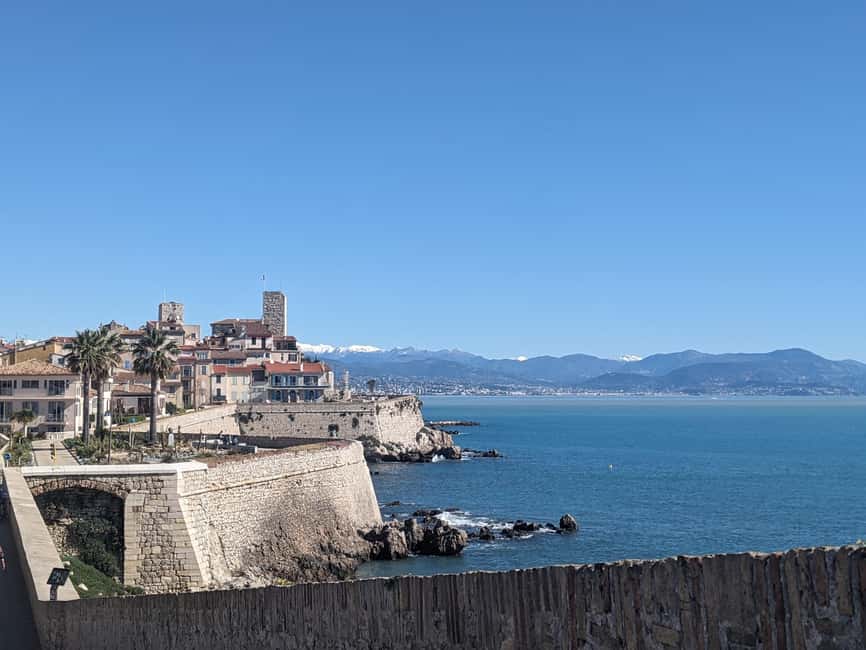 Antibes: 2 hour walking tour in the old town - Entering the old town through the ramparts