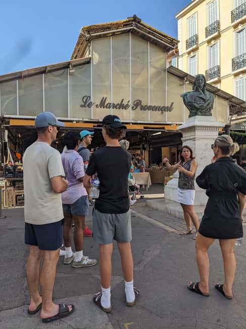 Antibes: 2 hour walking tour in the old town - Starting beside Port Vauban