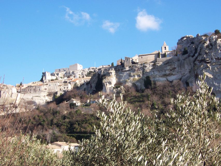 Avignon: Pont du Gard, Saint Remy and Les Baux Half-Day Tour - Saint-Rémy-de-Provence: one hour for a town walk