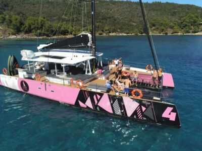 Baden: Gulf of Morbihan Exploration by Catamaran