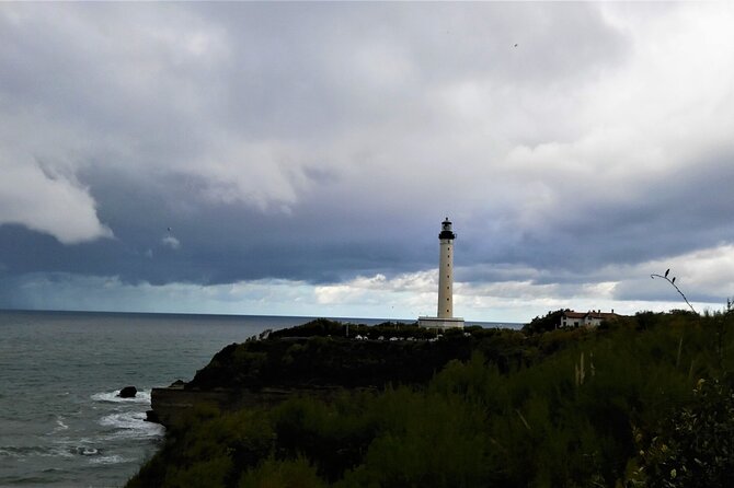Basque visit in Biarritz - Starting at the Phare de Biarritz