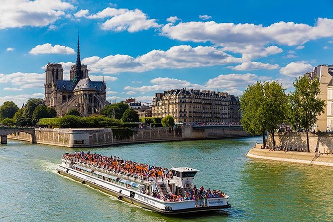 Bateaux Mouches Sightseeing Cruise on the Seine River in Paris - Why a Seine cruise is a smart first look at Paris