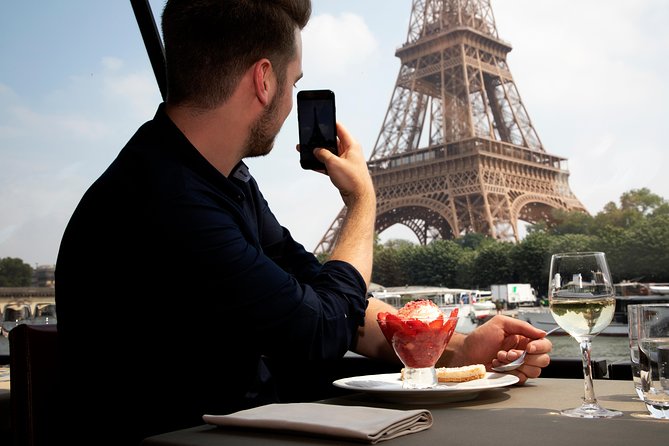 Bateaux Parisiens Seine River Gourmet Lunch & Sightseeing Cruise - The Louvre, Place de la Concorde, and Parisian history