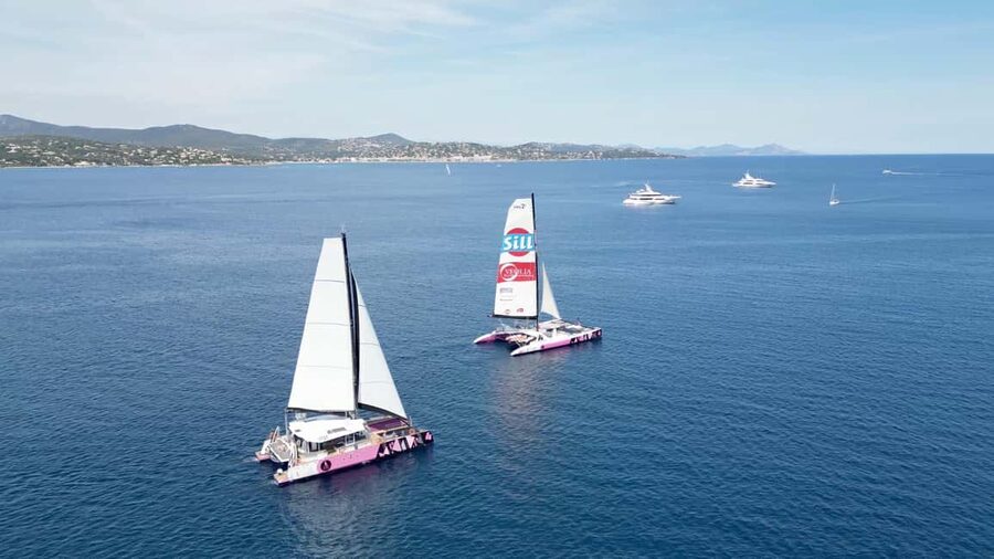Bay of Quiberon or Morbihan gulf: Evening 2 hours navigation - Why the stable catamaran matters