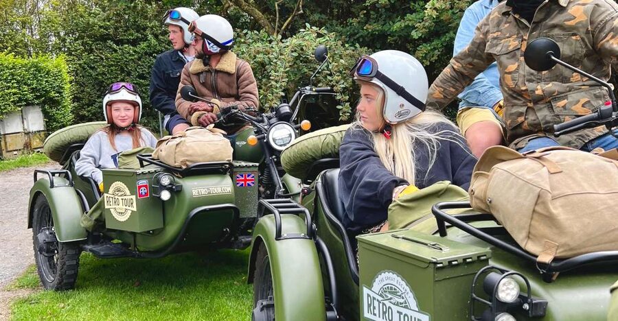 Bayeux: 2-hour tour of the D-Day beaches, by vintage sidecar - Starting in Bayeux and getting fitted out