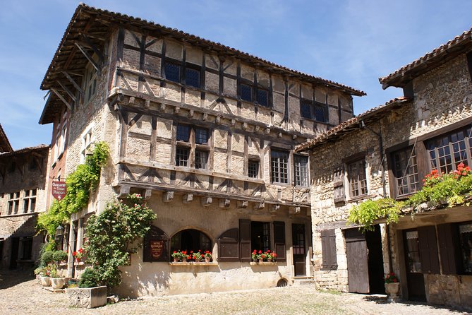Beaujolais & Perouges Medieval Town (9:00 am to 5:15 pm - Small Group Tour Lyon - What the €174.99 price includes