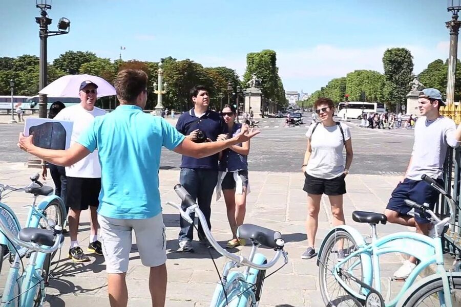 Best of Paris Bike Tour - The 30-minute pause at Rue Cler
