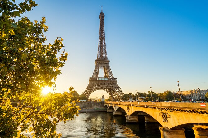 Best of Paris: Stress-Free Tour with River Cruise from Le Havre - Snacks, Sparkling Wine, and Small Comforts