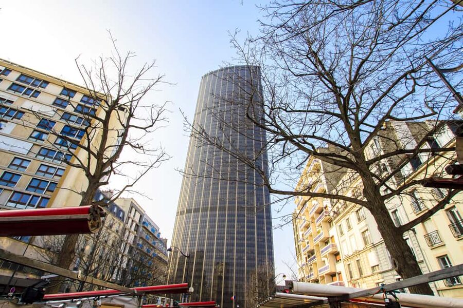Best View of Paris: Montparnasse Tower Guided Tour - What the guides add to the walk
