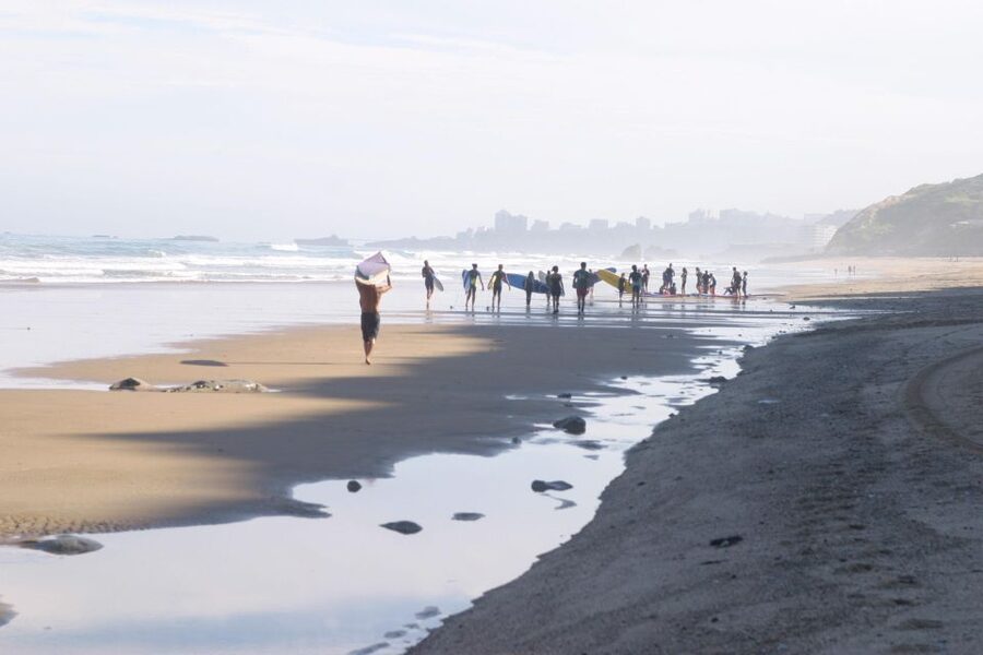 Biarritz : Cours de surf sur la côte Basque. - Small group, but not always empty water