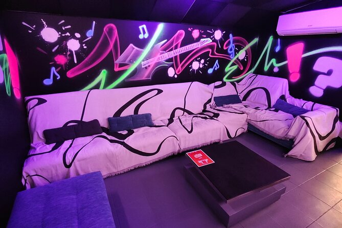 Blind Test Room & karaoke Montpellier - Why the private format works for families and friends
