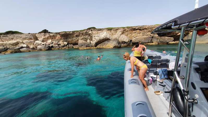 Bonifacio: Lavezzi Islands and Caves Guided Tour - Leaving Piantarella for the Bouches de Bonifacio