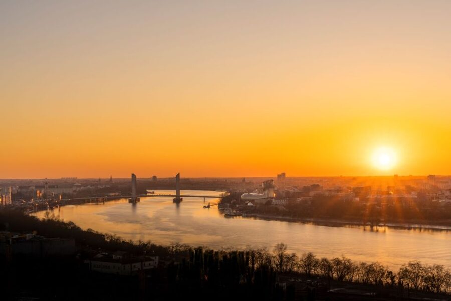 Bordeaux: 2-Hour River Dinner Cruise - A dining room with Bordeaux on both sides