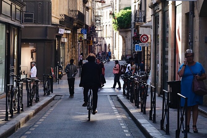 Bordeaux' Best Boulangeries & History Tour - Porte Cailhau and the city’s old gateways