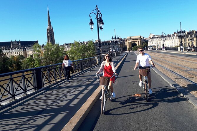 Bordeaux bike tour "The Best of Bordeaux" - What the guide adds to the ride