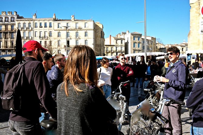 "Bordeaux by bicycle: a 3-hour tour immersive experience" - From Roman ruins to Bordeaux’s grand center