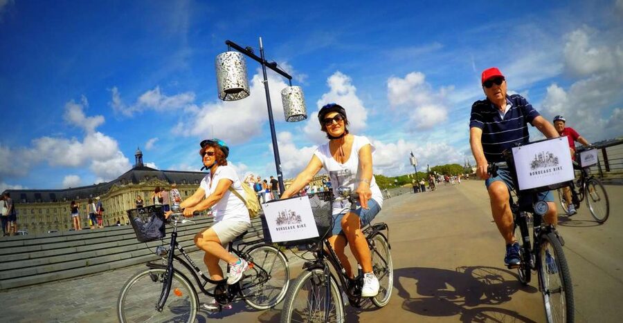 Bordeaux: Essentials 3-Hour Bike Ride - Why a bicycle is a smart way to see Bordeaux