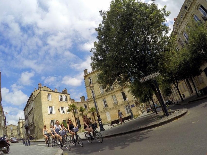 Bordeaux: Essentials 3-Hour Bike Ride - Crossing the Garonne on the Pont de Pierre
