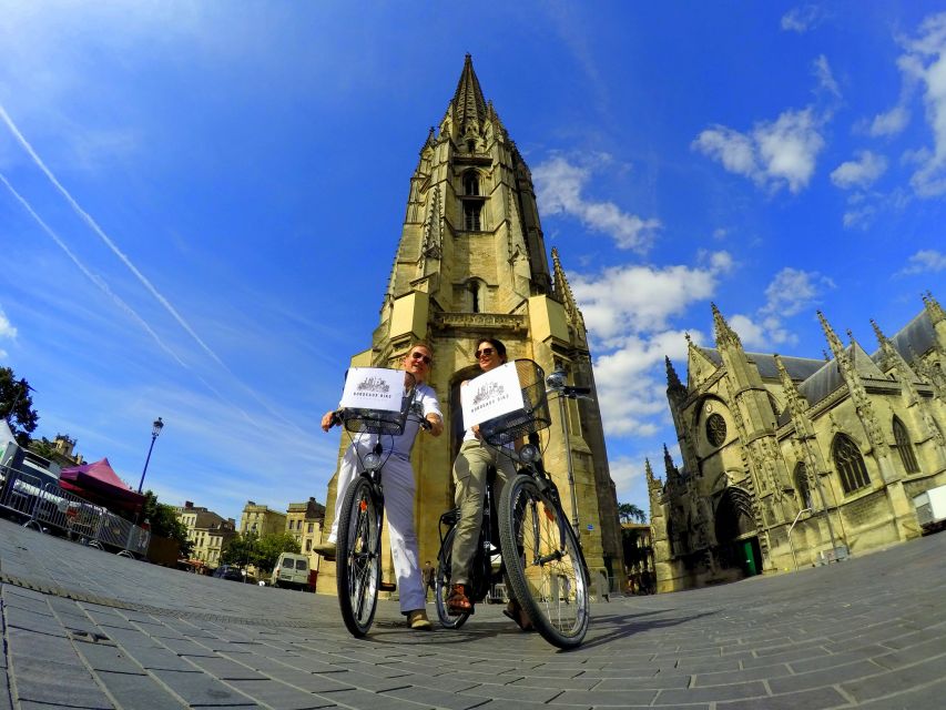 Bordeaux: Essentials 3-Hour Bike Ride - A modern pause at Darwin