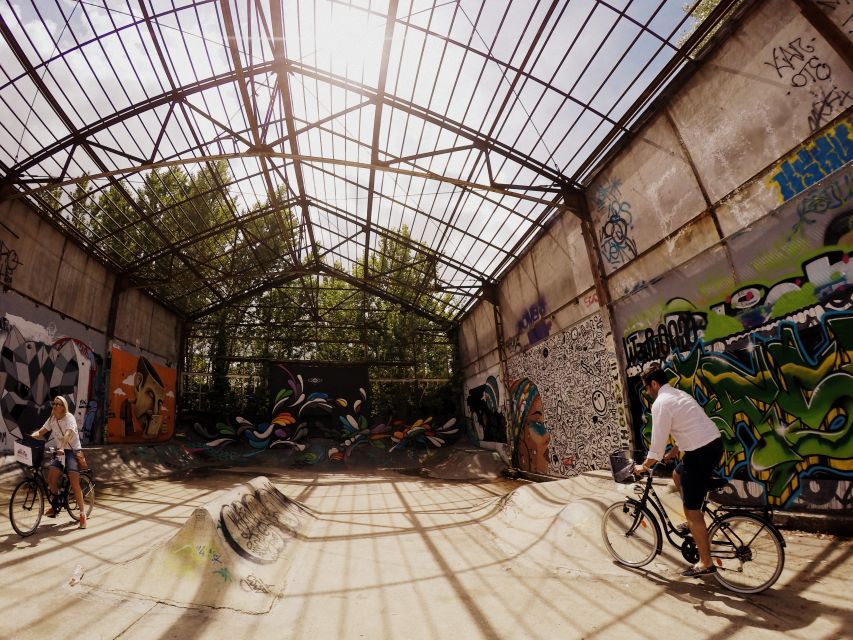 Bordeaux: Essentials 3-Hour Bike Ride - Chartrons, Rue Notre Dame, and Cours Xavier Arnozan