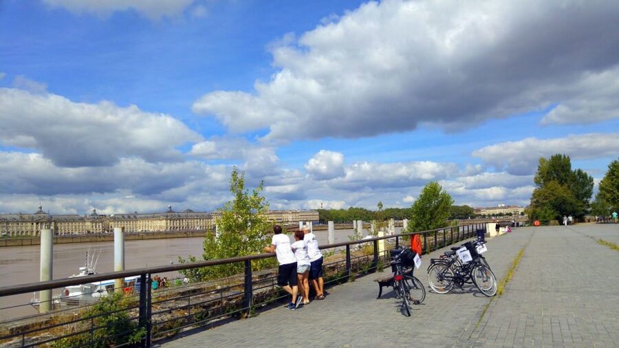 Bordeaux: Essentials 3-Hour Bike Ride - Starting on Rue Mouneyra