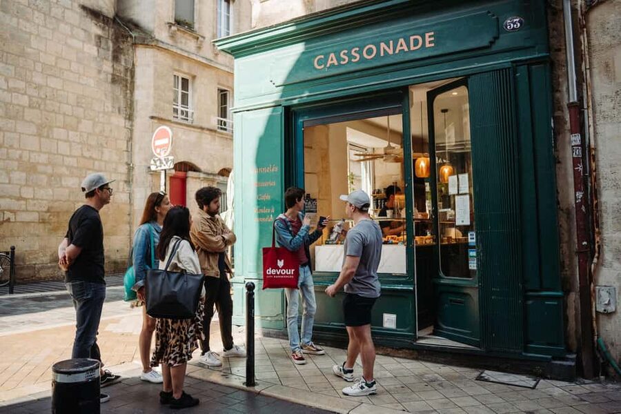 Bordeaux: Guided Food and Wine Tour with Tastings - A daily dish near Bordeaux city hall
