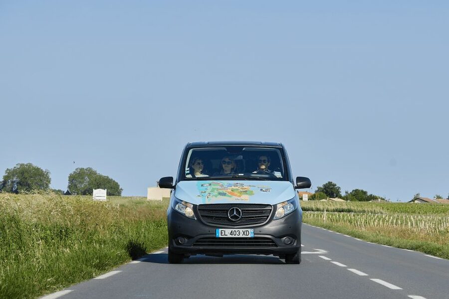 Bordeaux: Half-Day Margaux Tour with Wine Tastings - What the small group changes