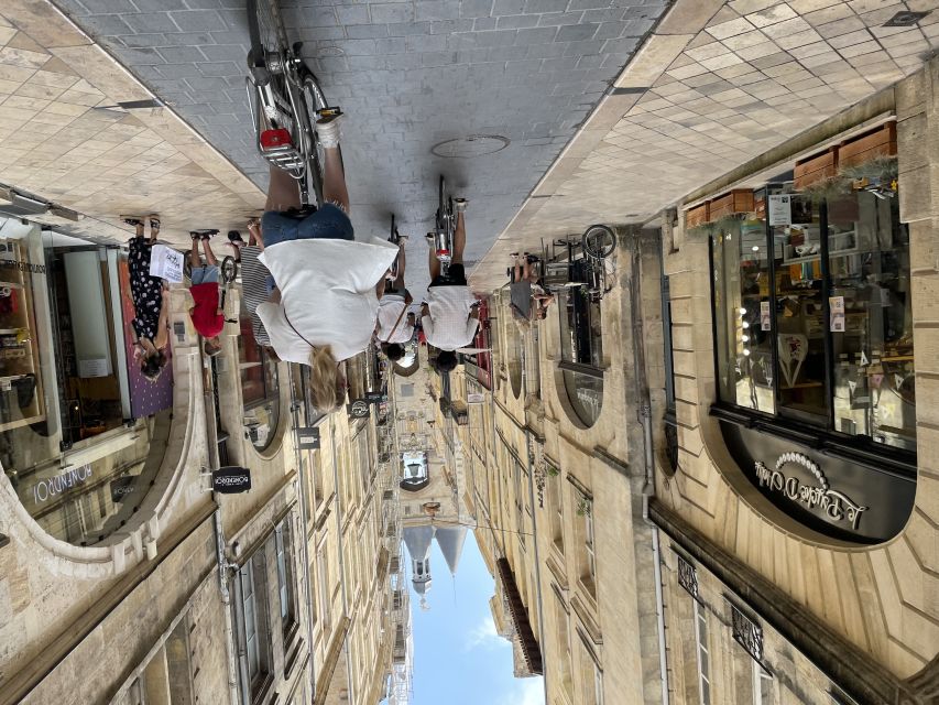 Bordeaux: Historic Center & Chartrons District Bike Tour - A break at Darwin on the right bank