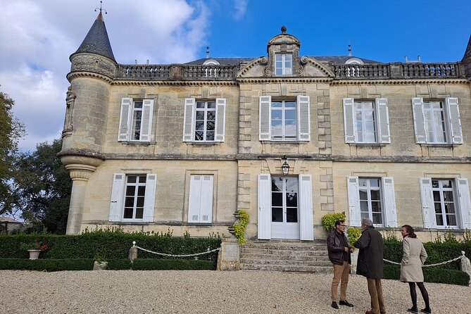 Bordeaux Médoc Region Private Wine Lovers Tour with Chateau Visits & Tastings - Lunch in a local brasserie