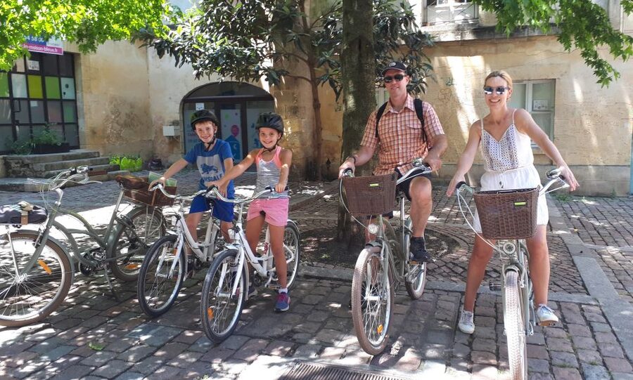 Bordeaux: Top Landmarks & Historic Bike Tour - Key points at a glance