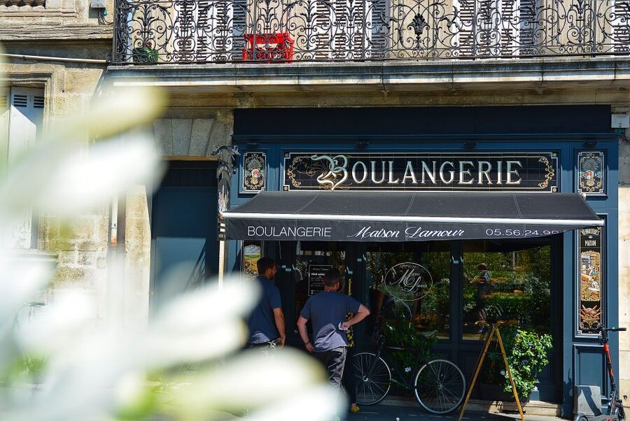Bordeaux: Walking Tour of the City's Best Bakeries - Bordeaux history between bites