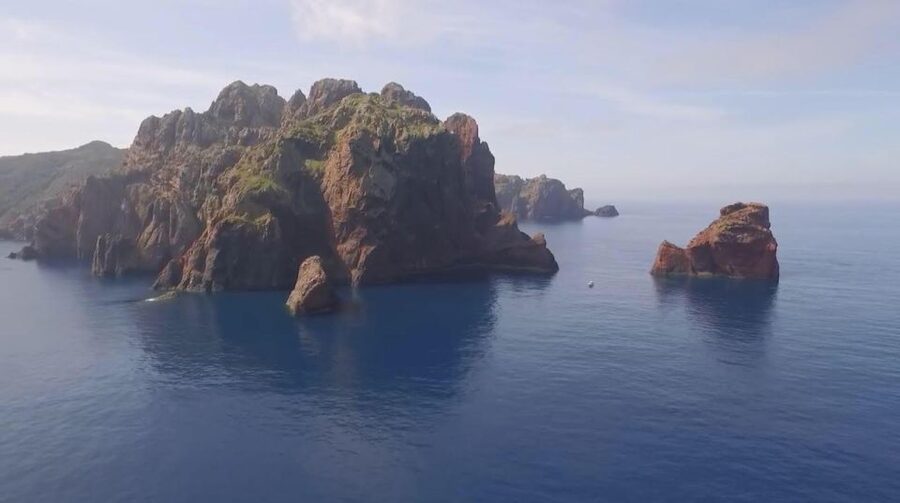 Calvi: Scandola and Piana Guided Boat Tour - Leaving Calvi and following the west coast