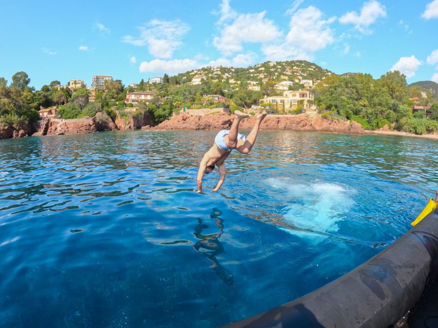 Cannes: 2.5-Hour Esterel Calanques Boat Excursion - The Black Tender boat and its jockey seats