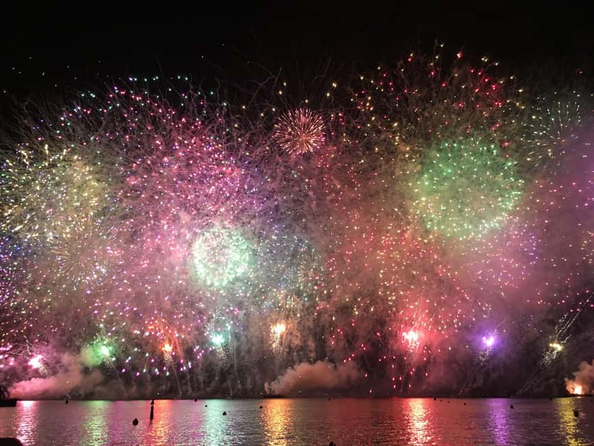 Cannes: Fireworks at Sea - Meeting at Port du Béal