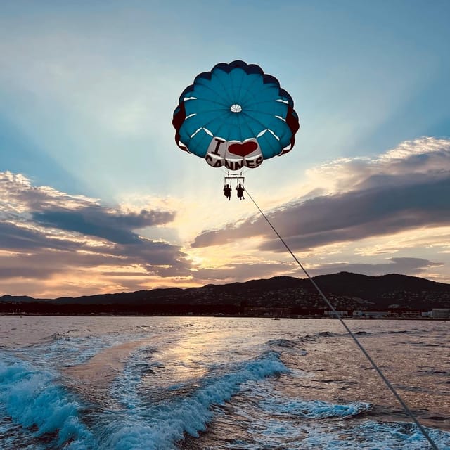 Cannes: Parasailing Experience for Couples, Family & Friends - What the 10-minute experience feels like