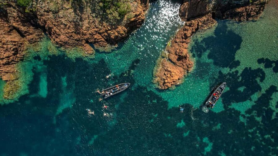 Cannes: Scenic Coves RIB Boat Tour - Coastal architecture between the rocks
