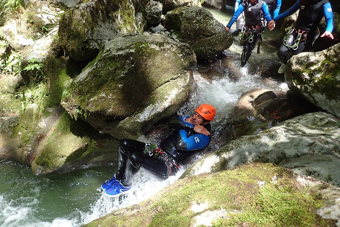 Canyoning Annecy Montmin Sensations - From the meeting point into Montmin’s rocky route