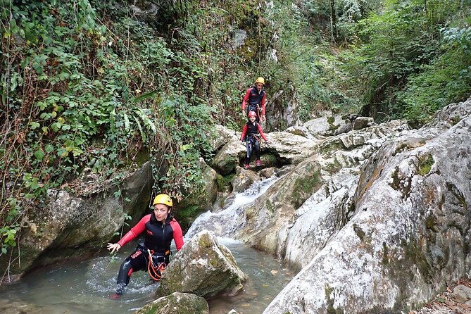 Canyoning discovery in the Vercors - Grenoble - Walking the river and learning the basics