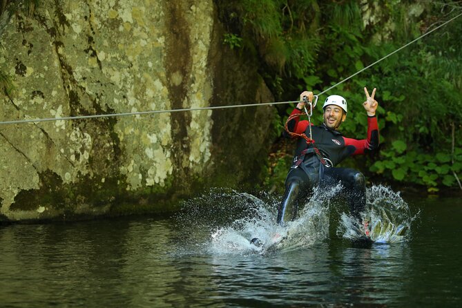 Canyoning tour Aero Besorgues -half day - The 35-minute walk to the canyon