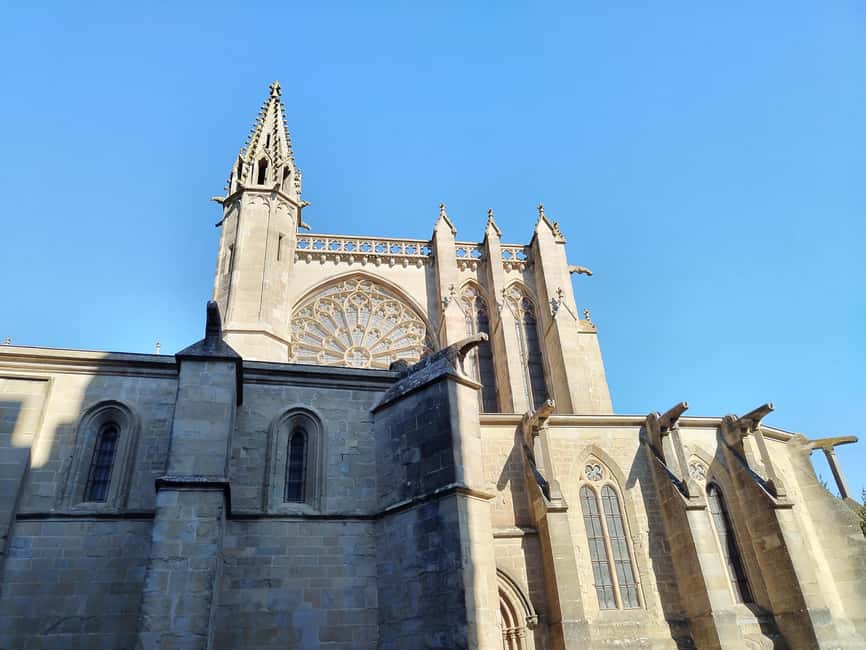 Carcassonne: Private Guided Tour of the Medieval Fortress - Adding Château Comtal and the ramparts