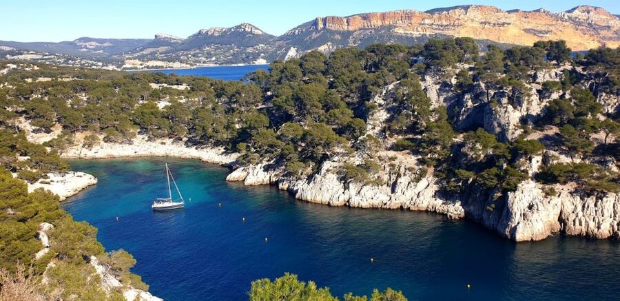Cassis: 3 Calanques Half-Day Hiking Tour with Swimming - En-Vau from the belvedere